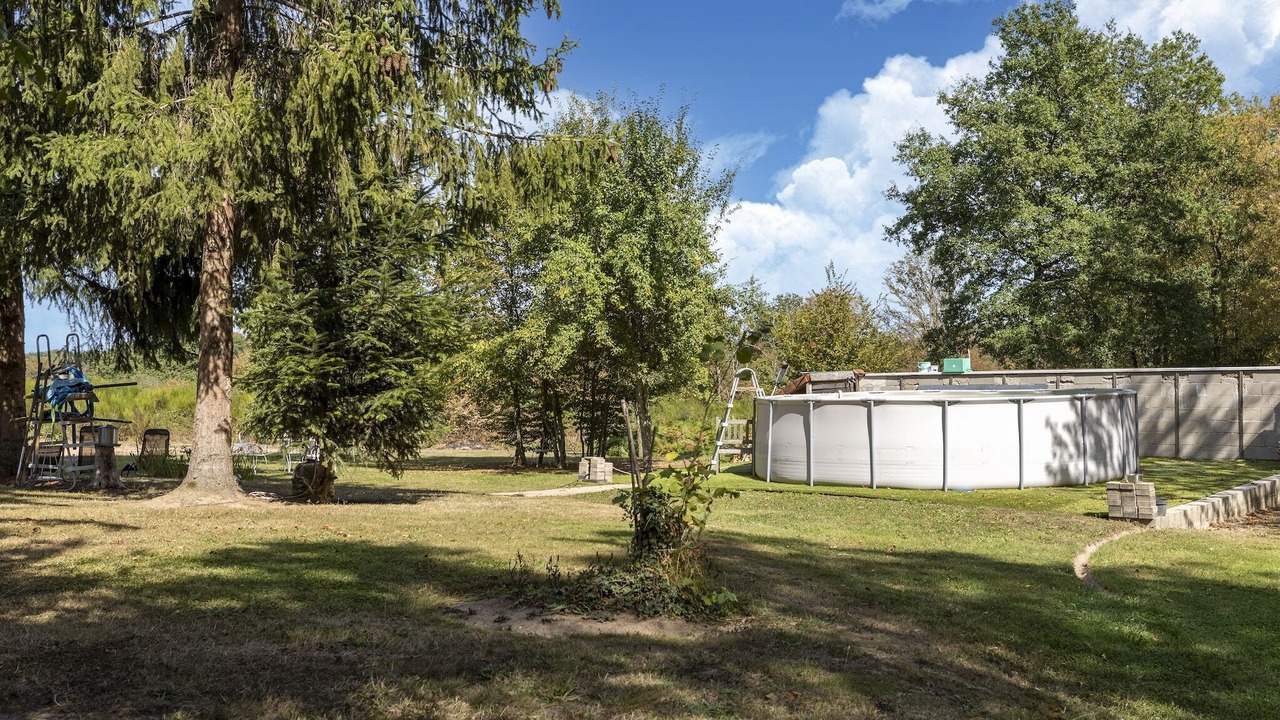 Photo of Outdoor in Rouy