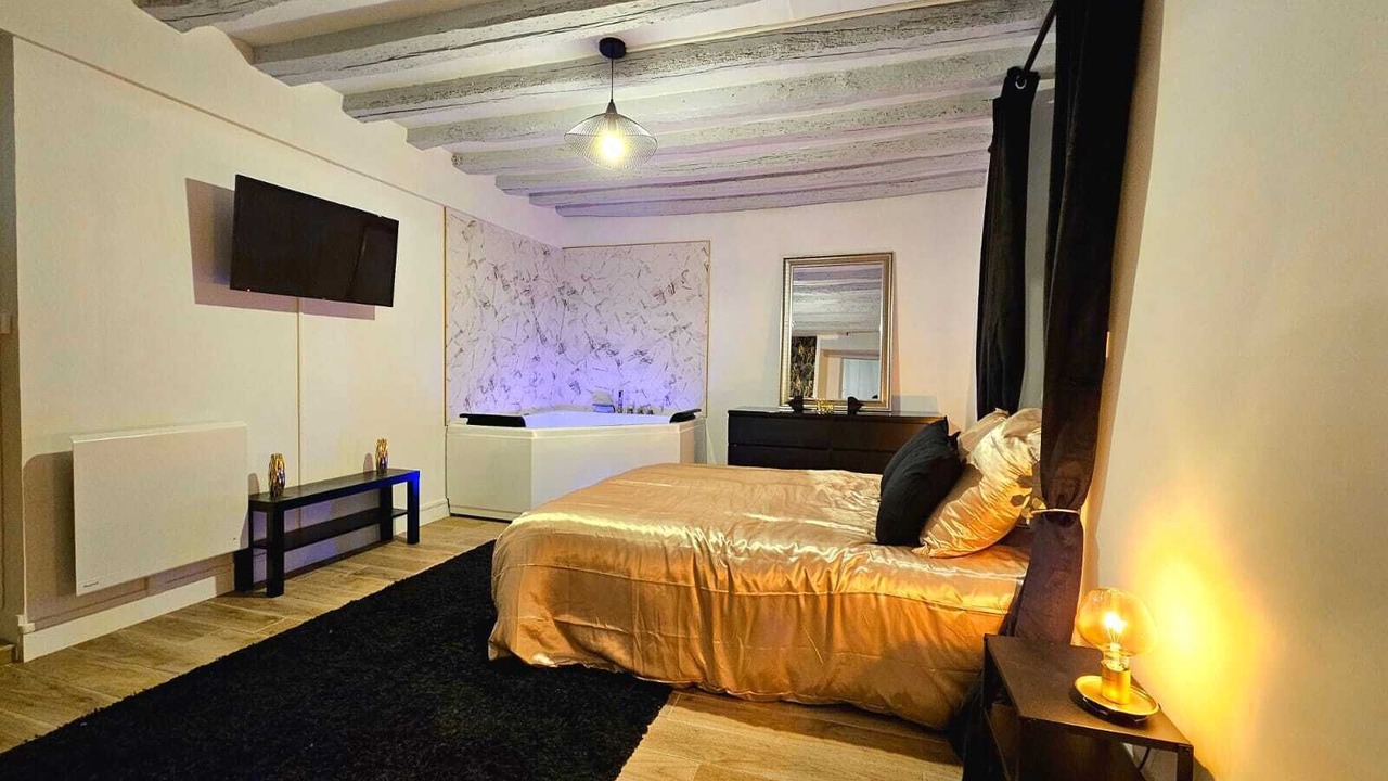Photo of Bedroom in Nemours