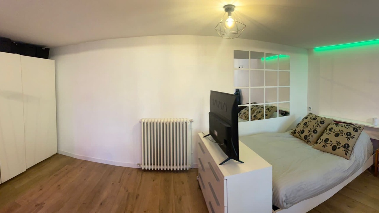 Photo of Bedroom in Colombes