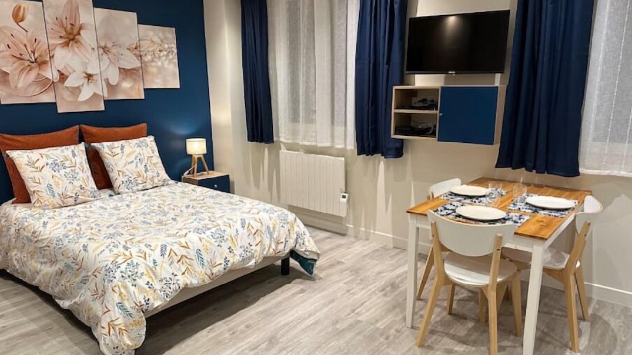 Photo of Bedroom in Enghien-les-Bains