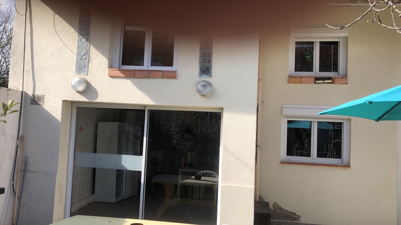 Photo of Outdoor in Stains