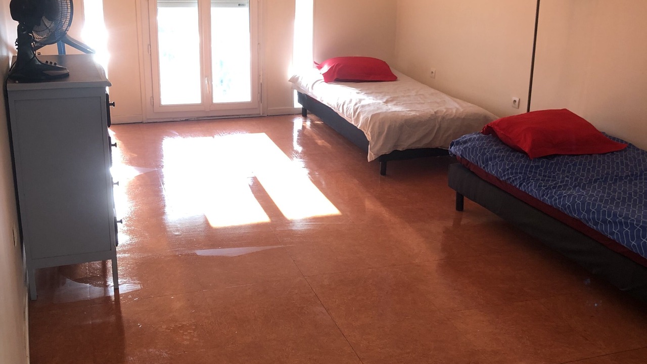 Photo of Bedroom in Stains
