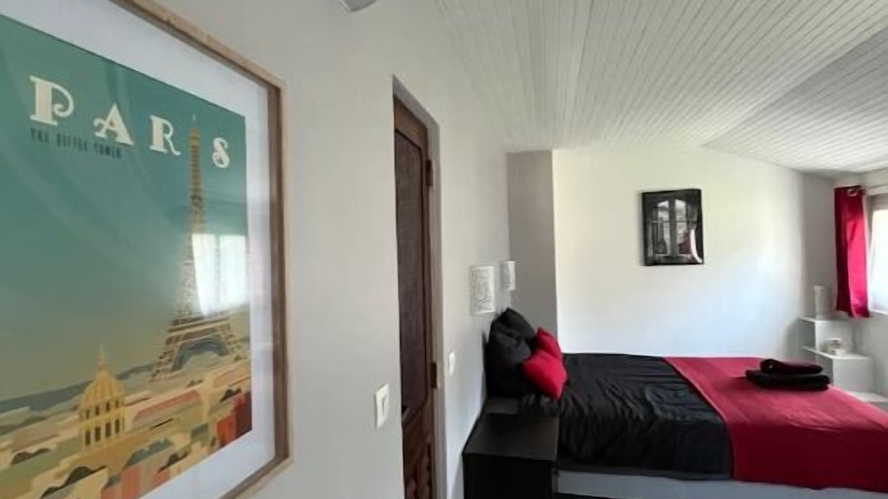 Photo of Bedroom in Croissy-Beaubourg