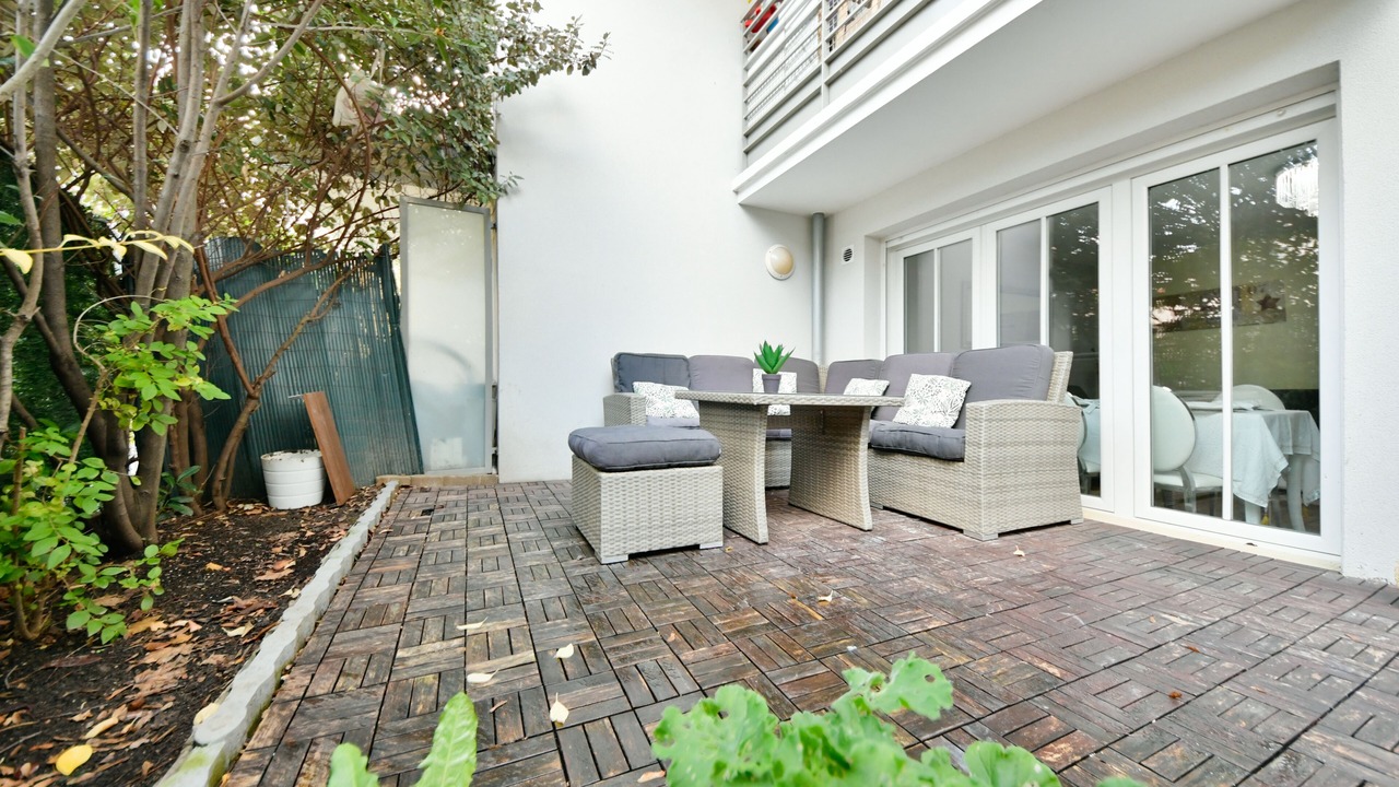 Photo of Patio Balcony in Stains