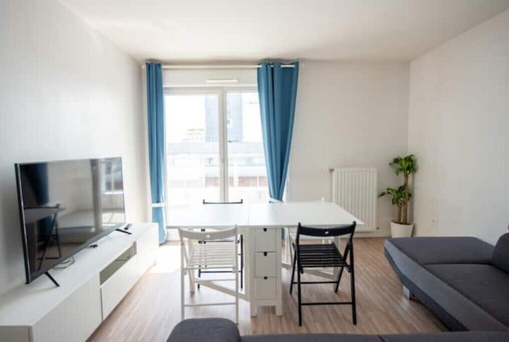 Photo of Livingroom in Center
