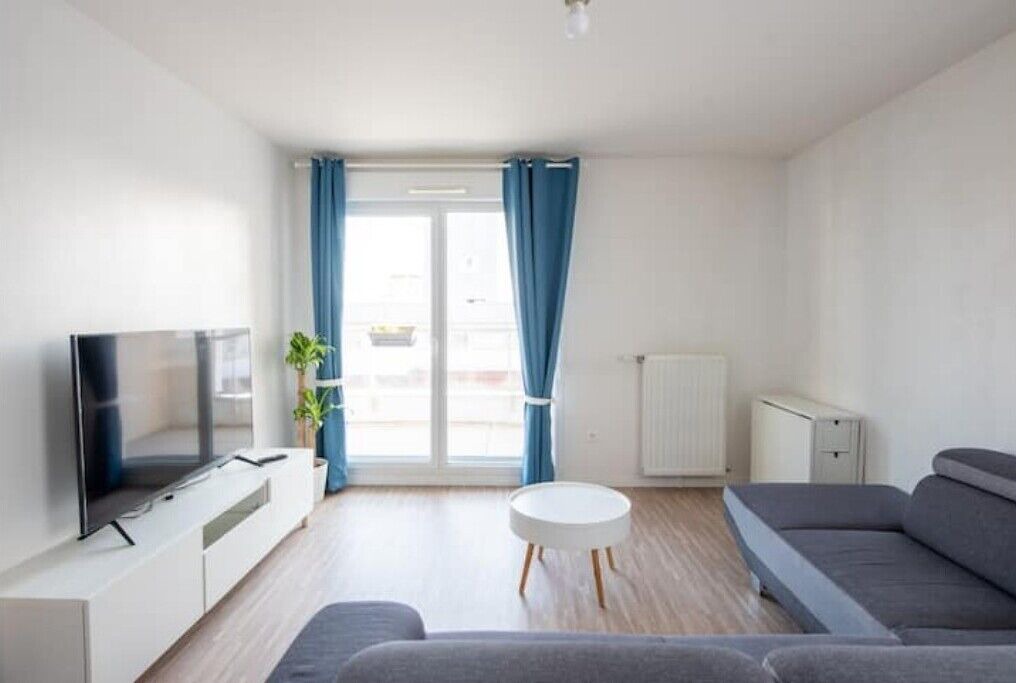 Photo of Livingroom in Center