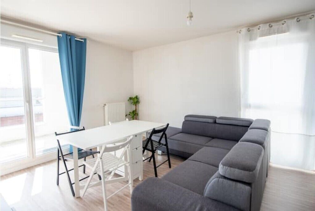 Photo of Livingroom in Center