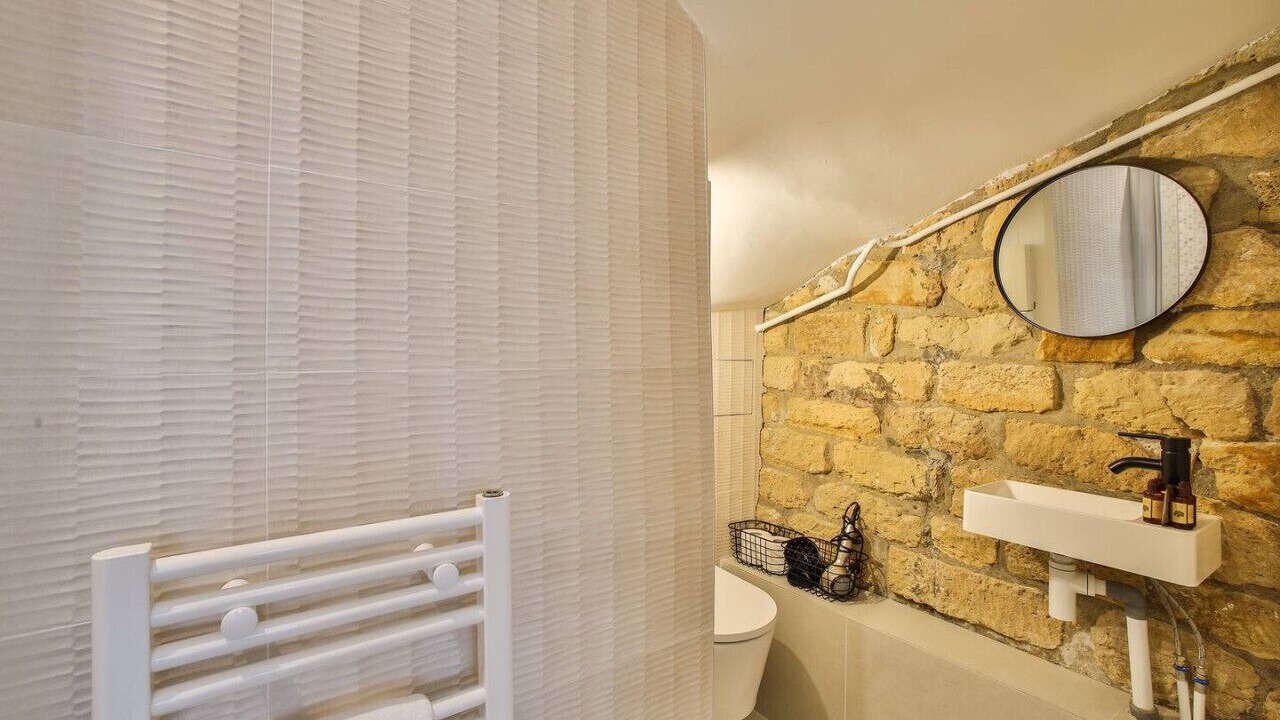 Photo of Bathroom in Val-de-Grace