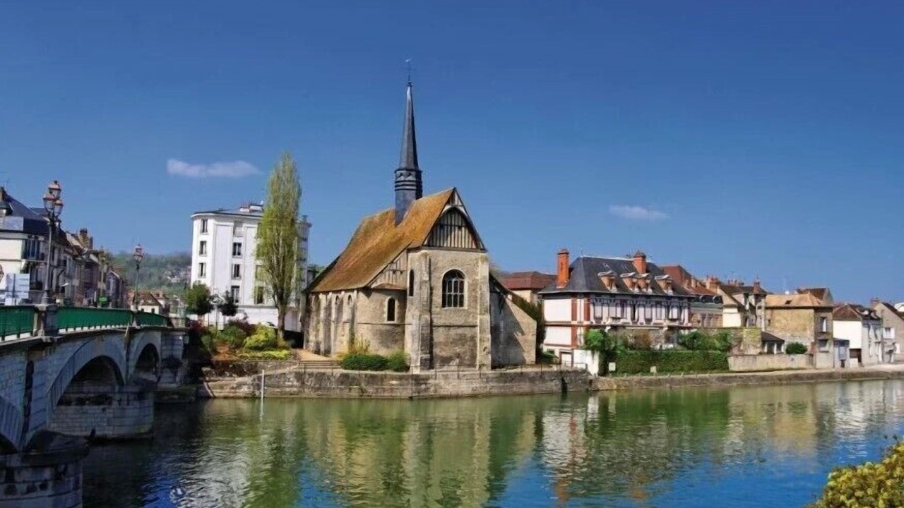 Photo of Others in Sens