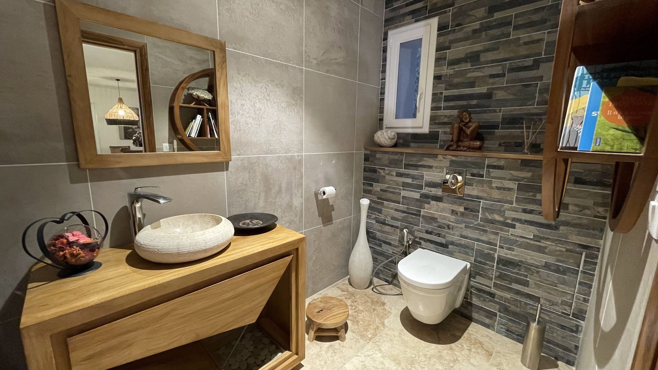 Photo of Bathroom in Saint-Pargoire