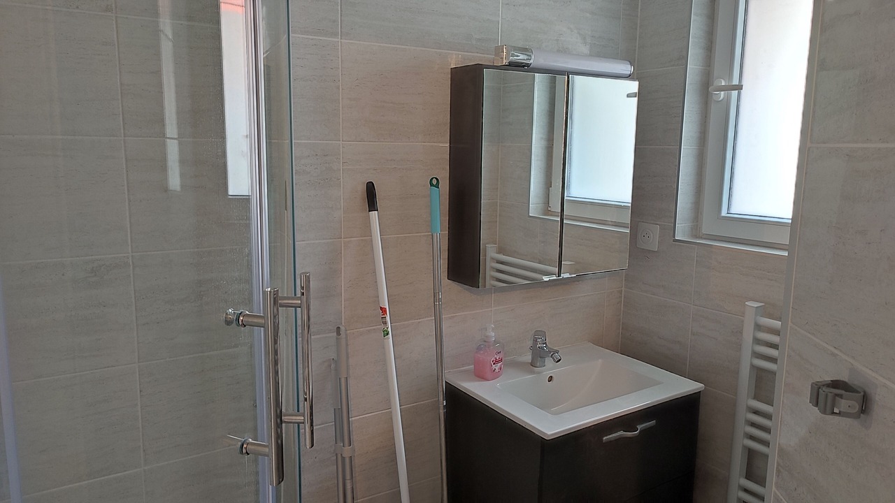 Photo of Bathroom in Saint-Jean-les-Deux-Jumeaux