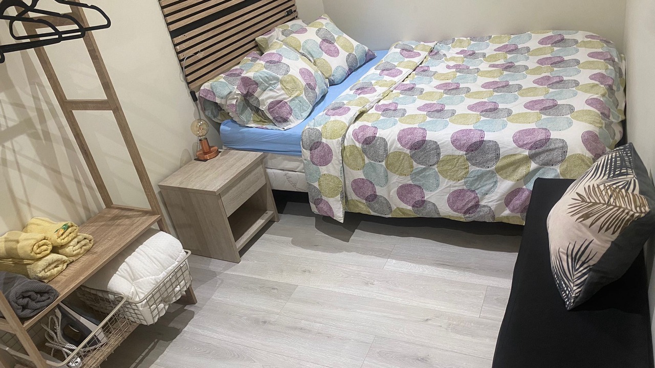 Photo of Bedroom in Stains