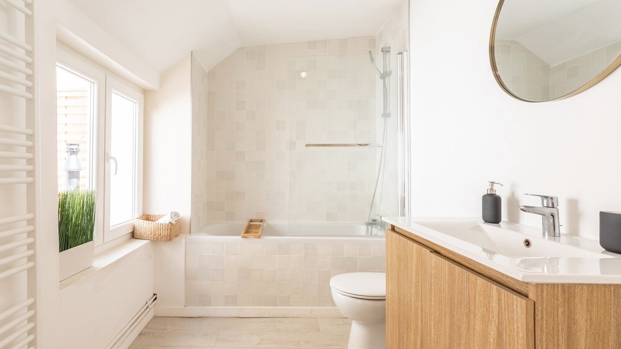 Photo of Bathroom in Fives
