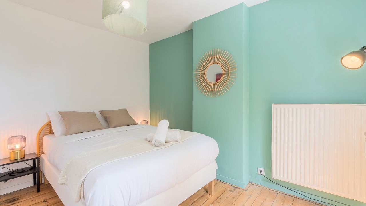 Photo of Bedroom in Fives