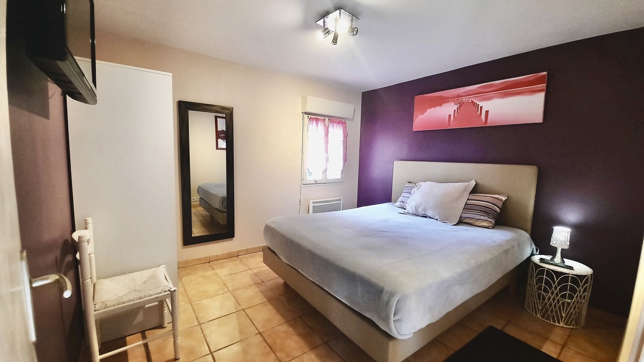 Photo of Bedroom in Huille