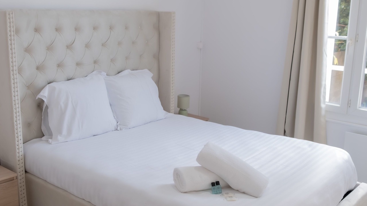 Photo of Bedroom in Le Bourget
