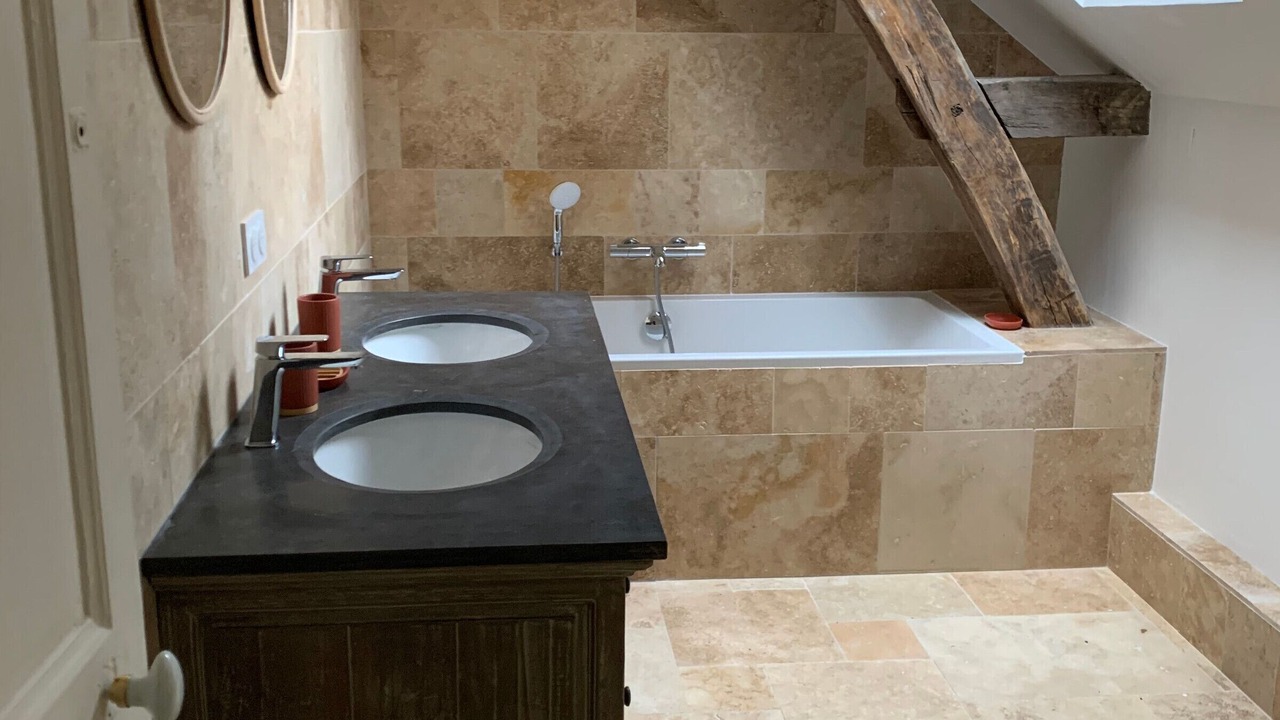 Photo of Bathroom in Juigne-sur-Sarthe