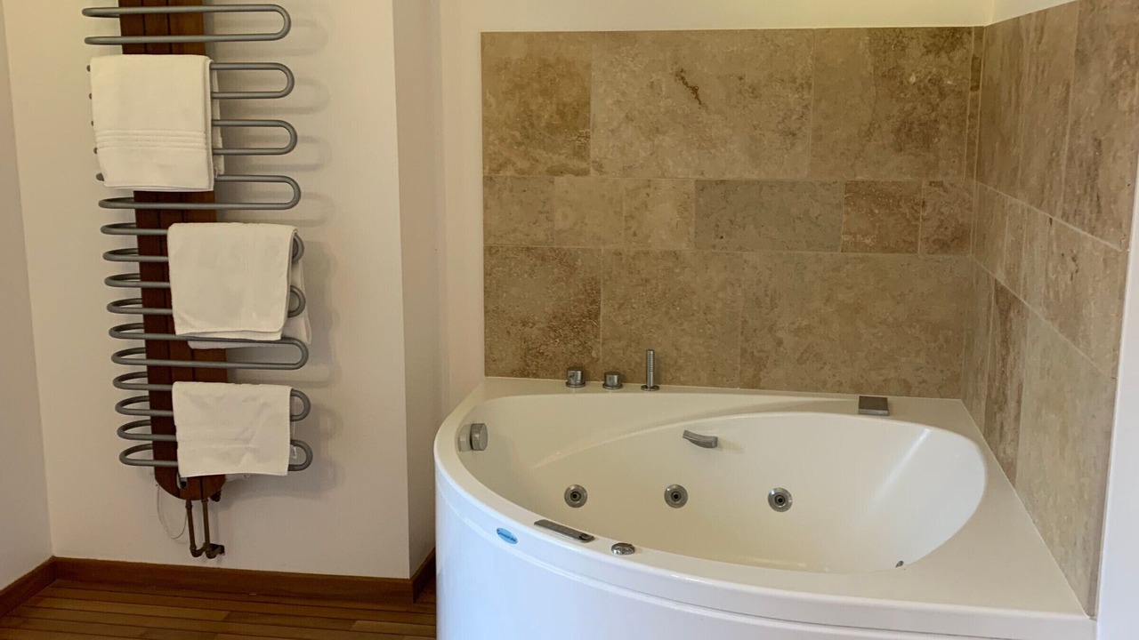 Photo of Bathroom in Juigne-sur-Sarthe