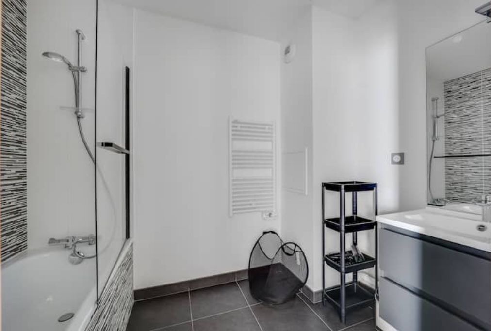 Photo of Bathroom in Romainville