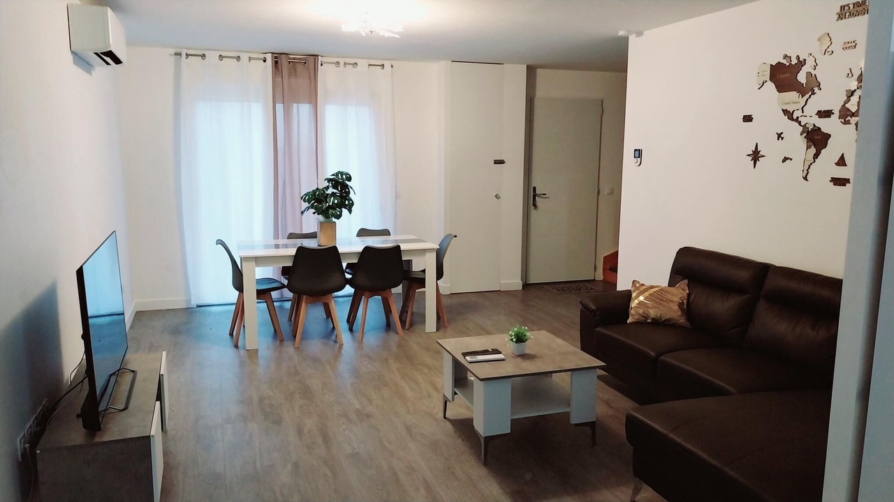 Photo of Livingroom in La Grande-Paroisse