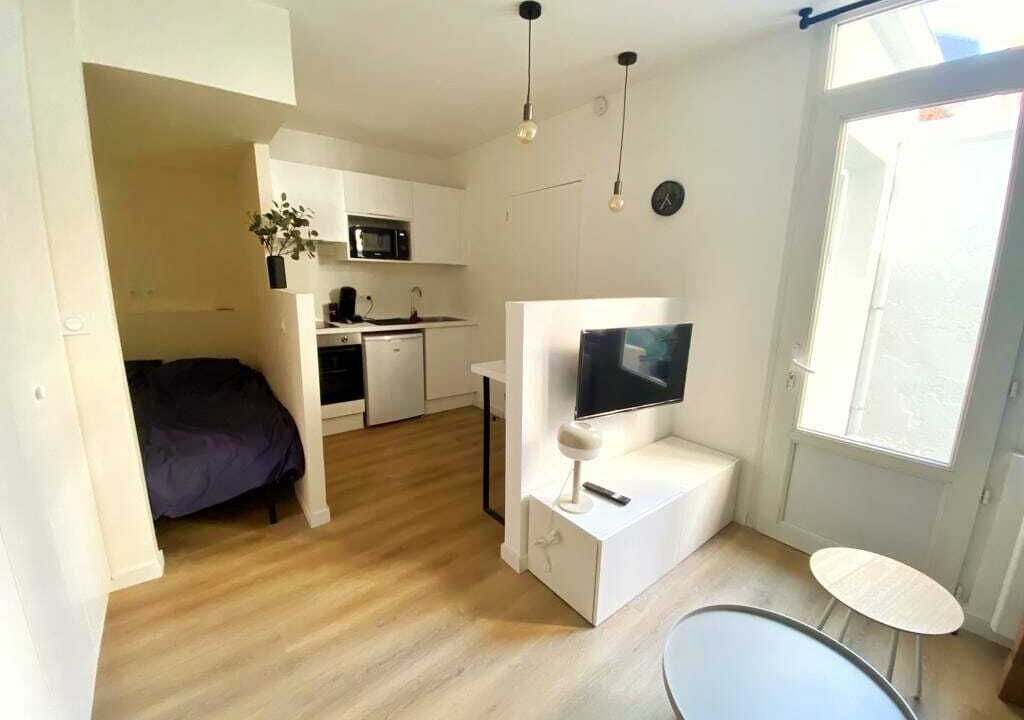 Photo of Bedroom in Lens