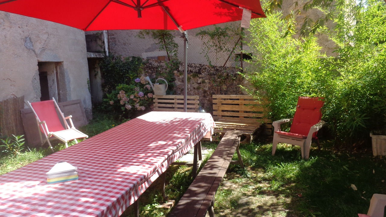 Photo of Outdoor in Poil