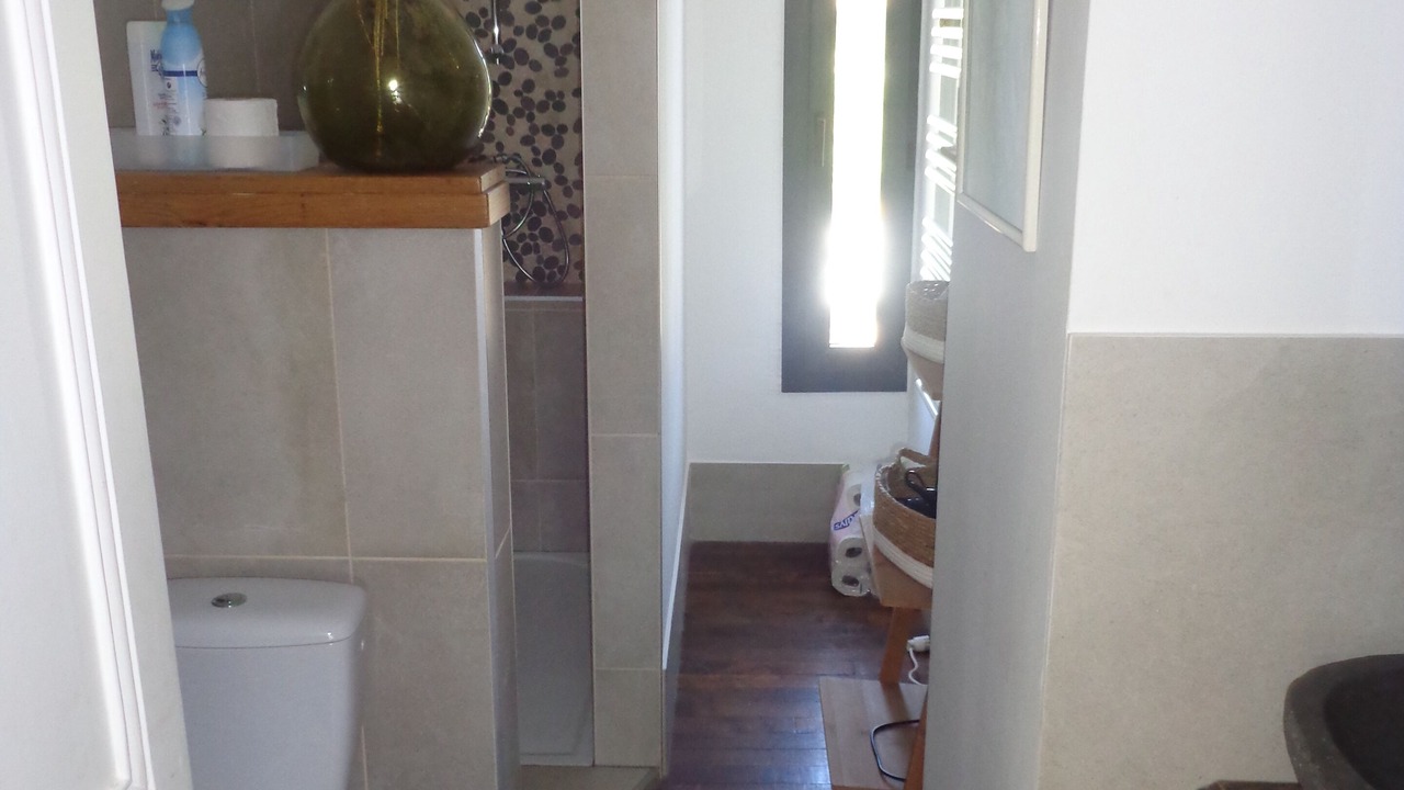 Photo of Bathroom in Poil