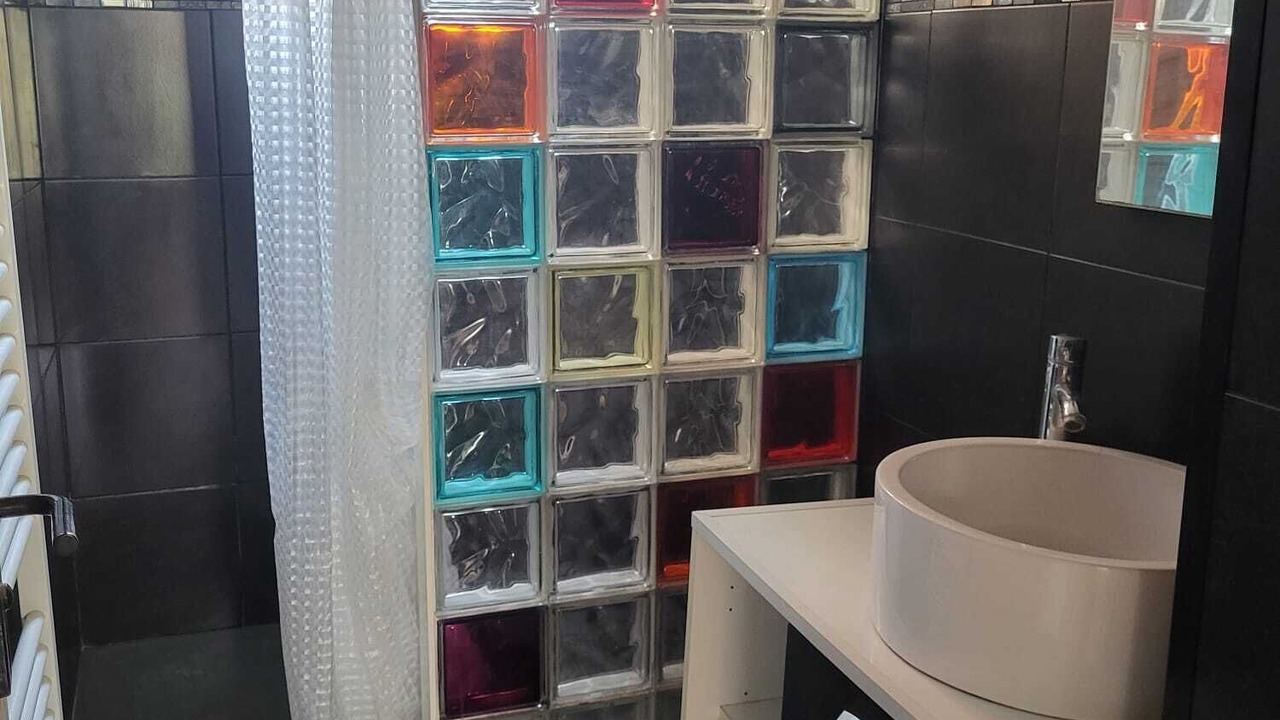 Photo of Bathroom in La Courneuve