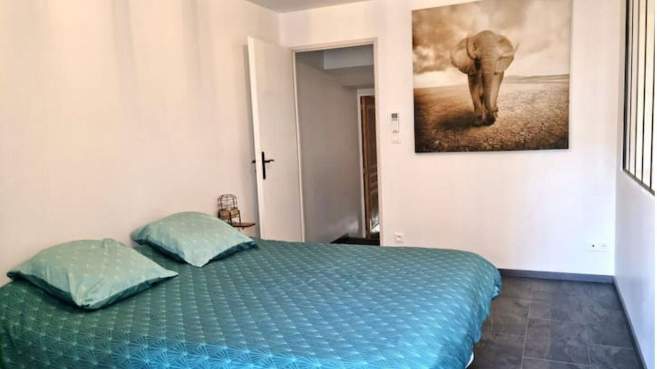 Photo of Bedroom in Menetru-le-Vignoble