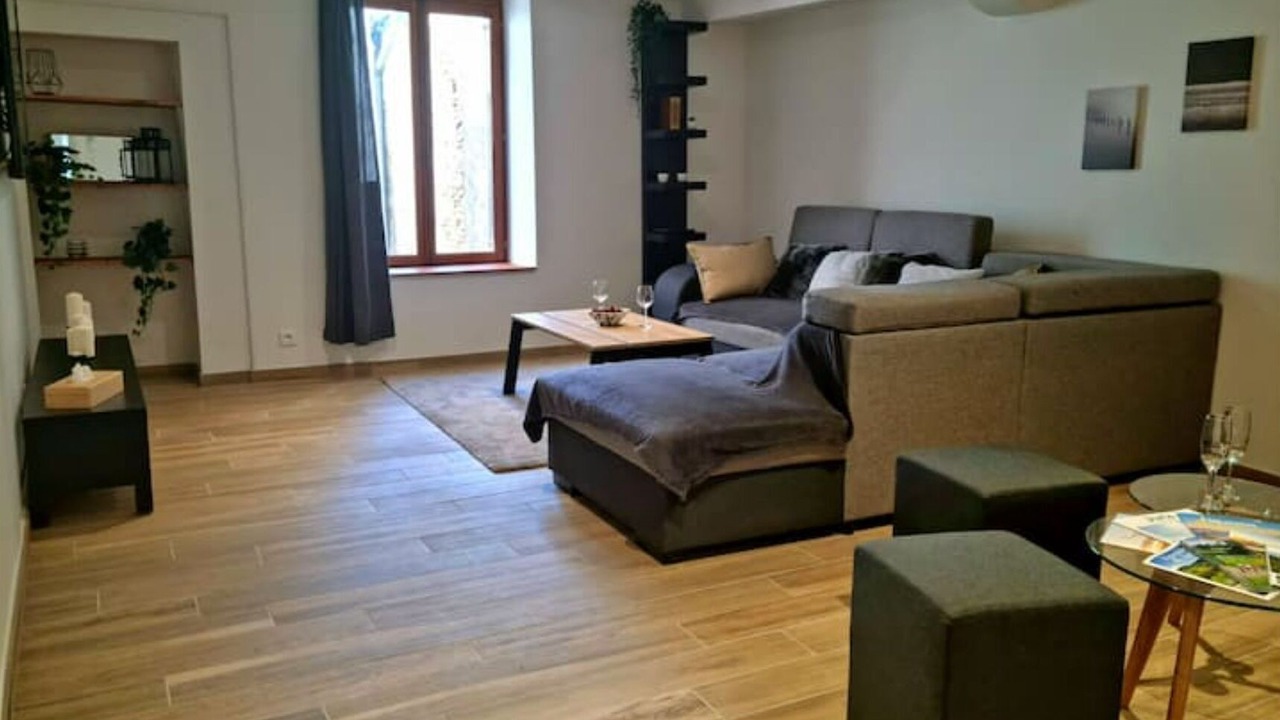 Photo of Livingroom in Menetru-le-Vignoble