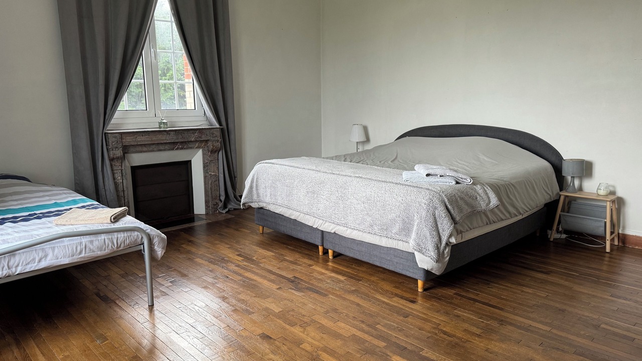 Photo of Bedroom in Isles-les-Meldeuses