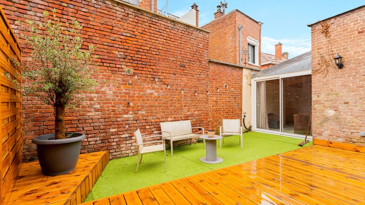 Photo of Patio Balcony in Lens