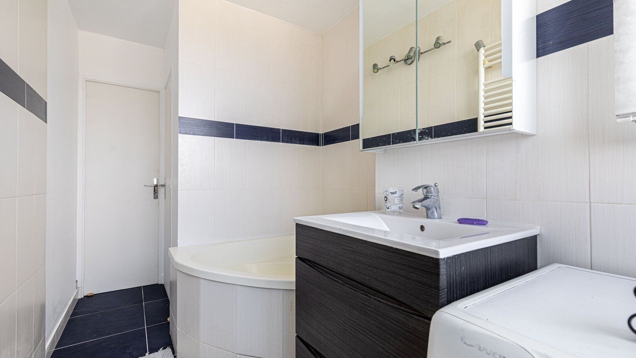 Photo of Bathroom in Necker