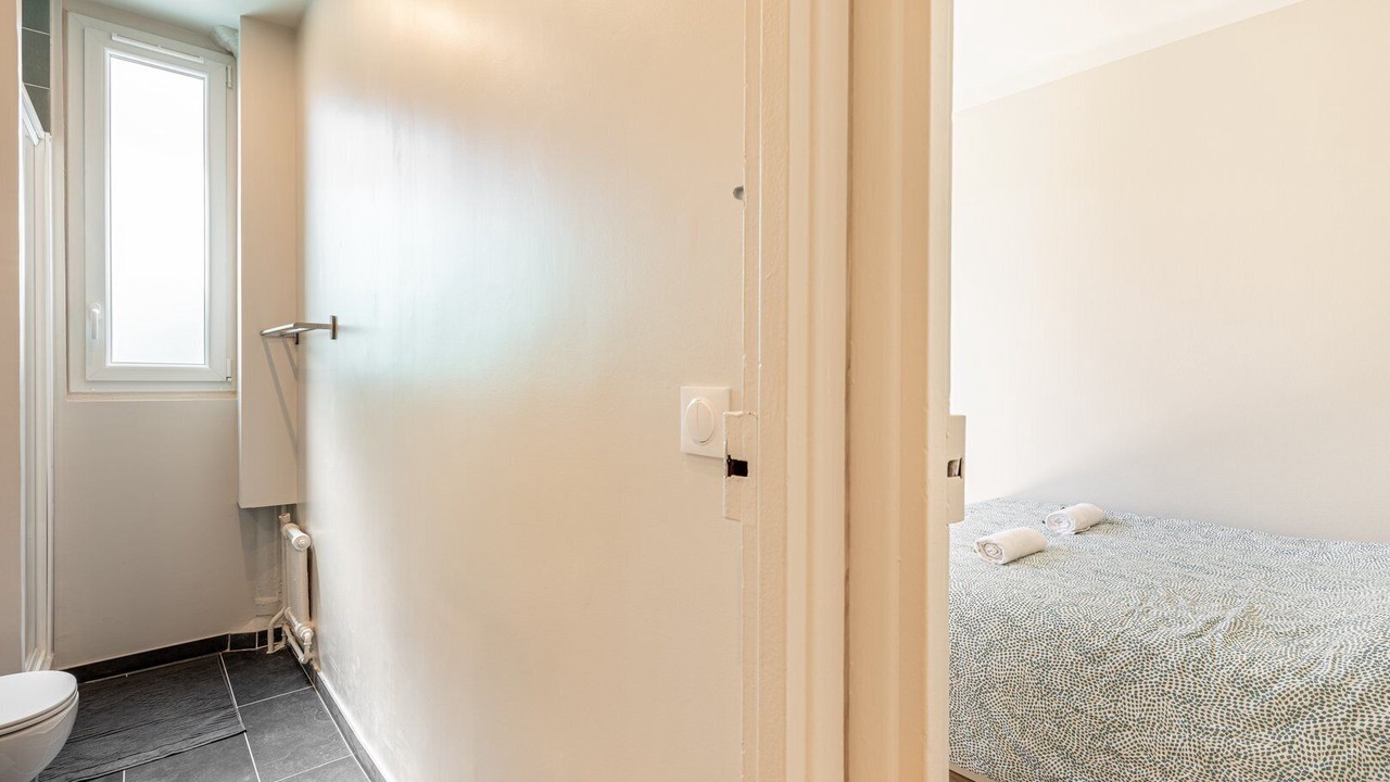 Photo of Bathroom in Colombes
