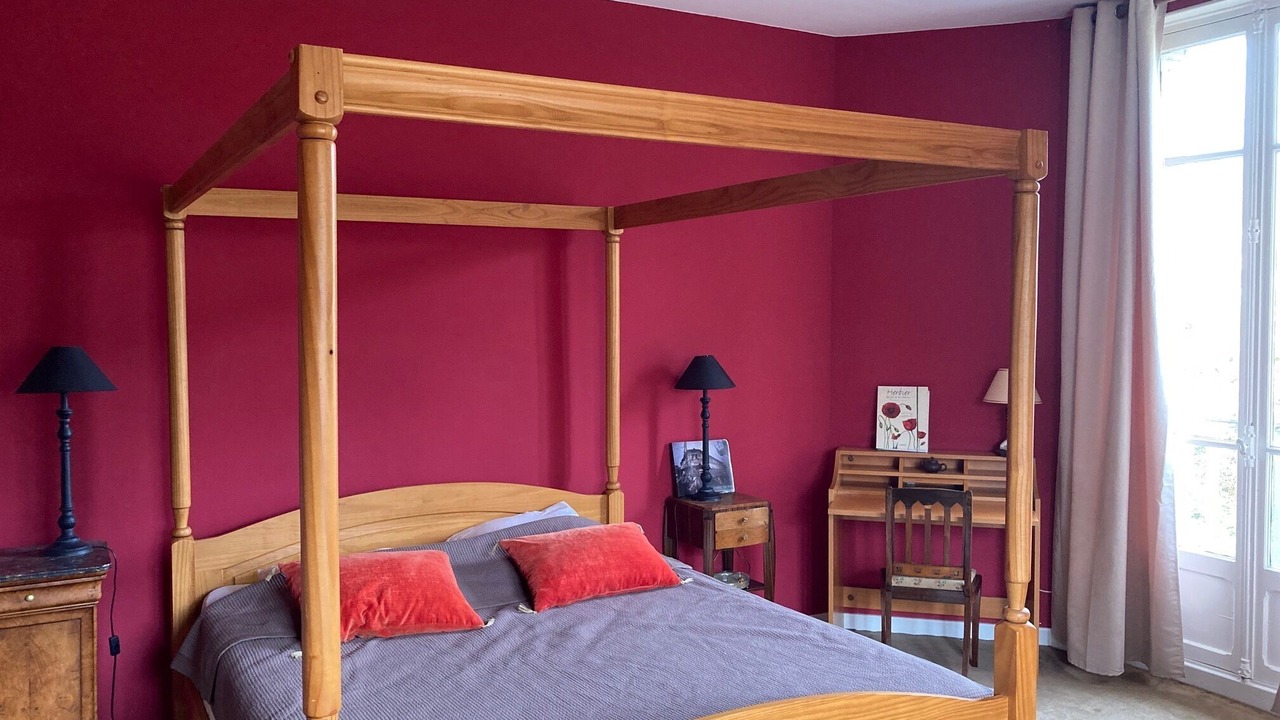 Photo of Bedroom in Flogny-la-Chapelle