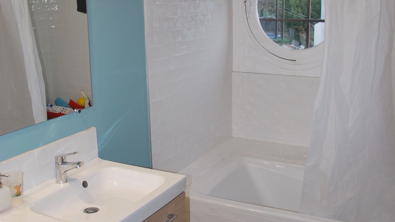 Photo of Bathroom in Palaiseau