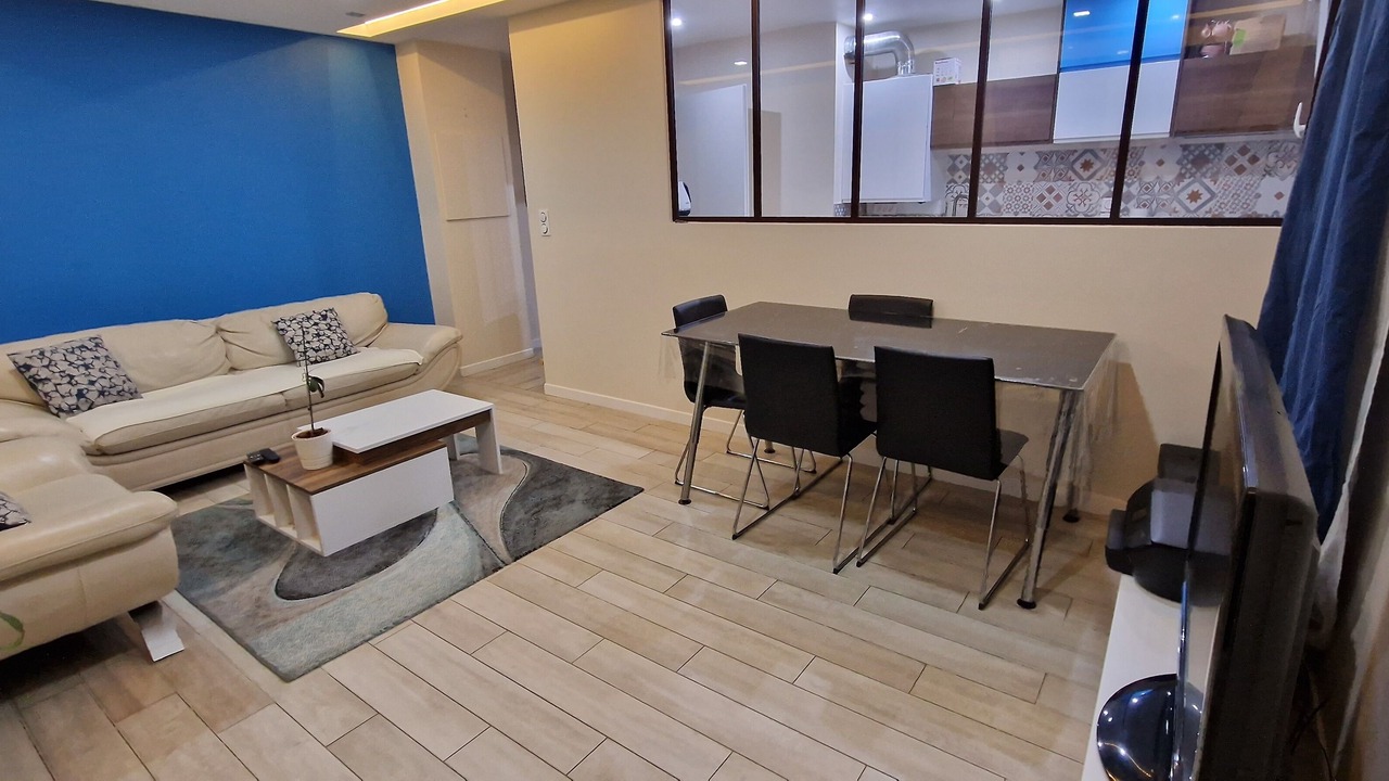 Photo of Livingroom in Colombes