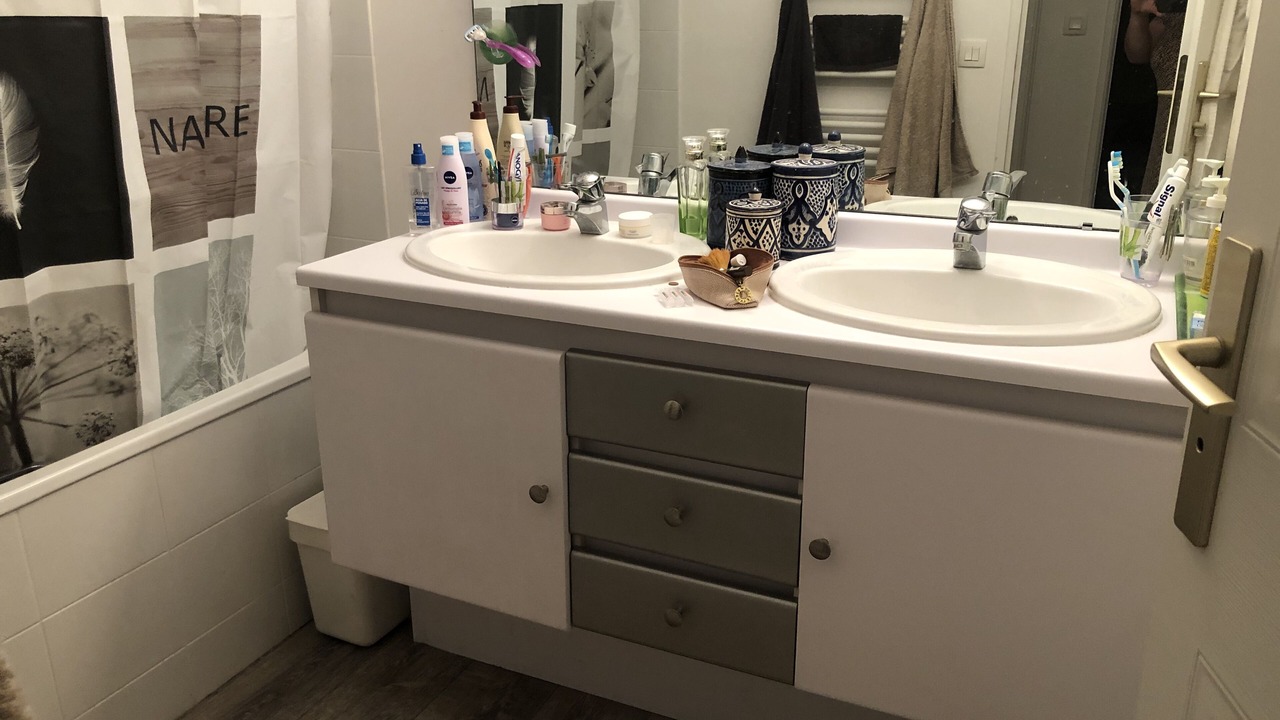Photo of Bathroom in Courtry