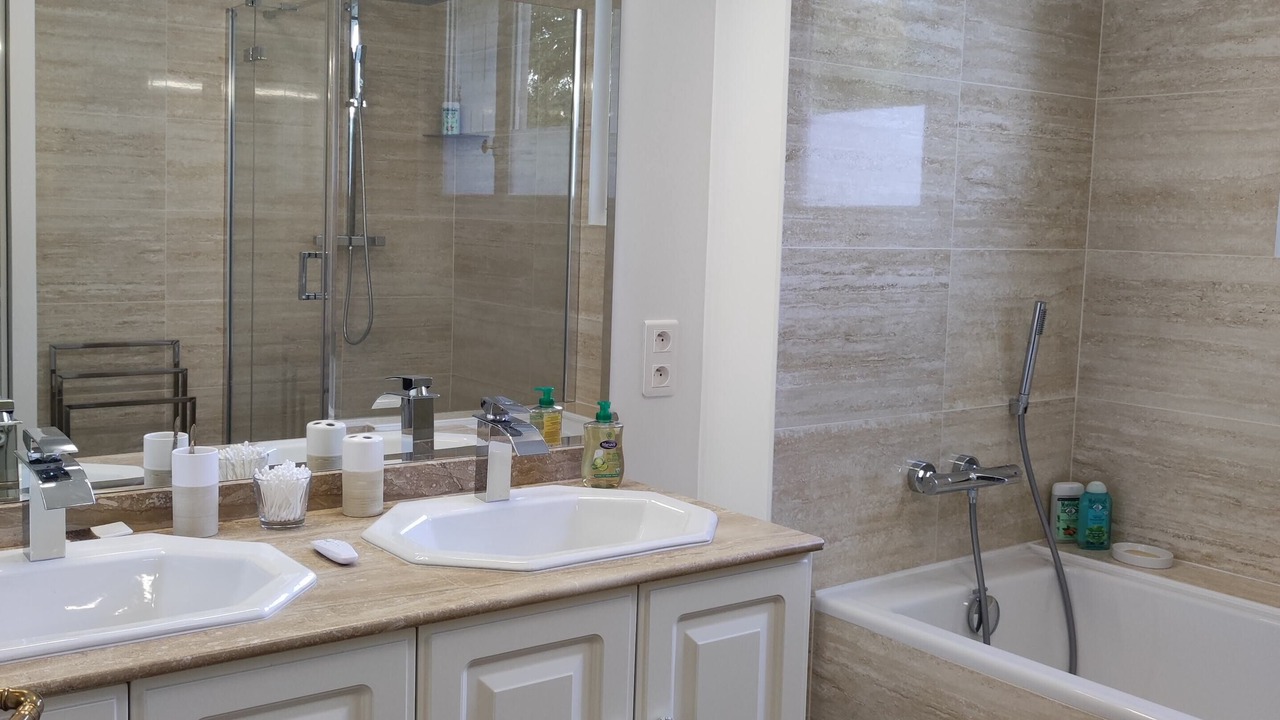 Photo of Bathroom in Athis-Mons