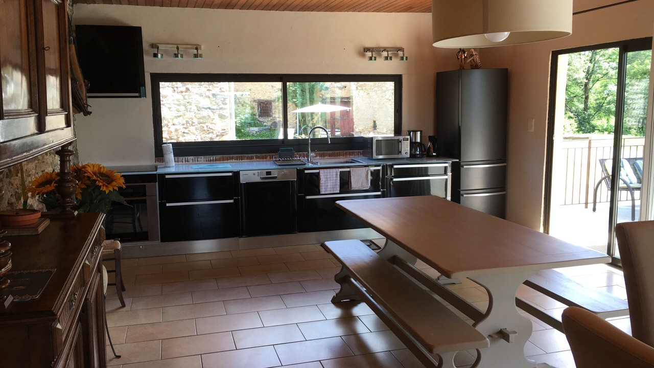 Photo of Kitchen in Montredon-Labessonnie