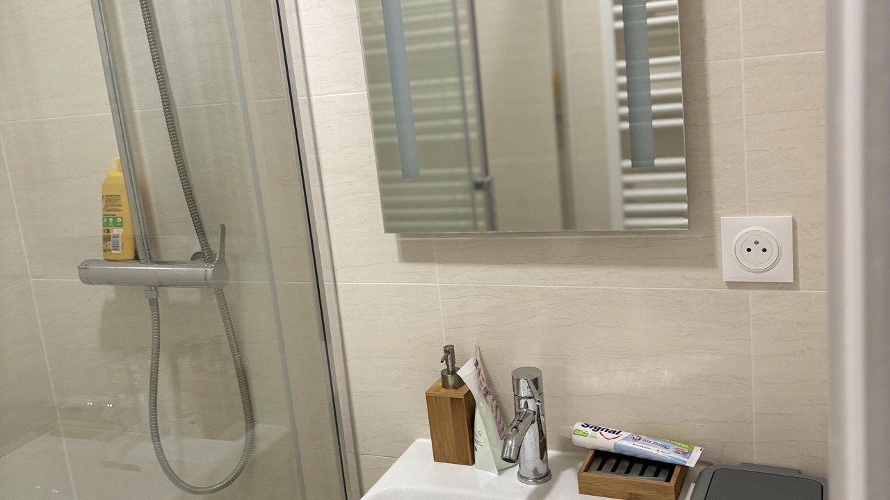 Photo of Bathroom in Orly