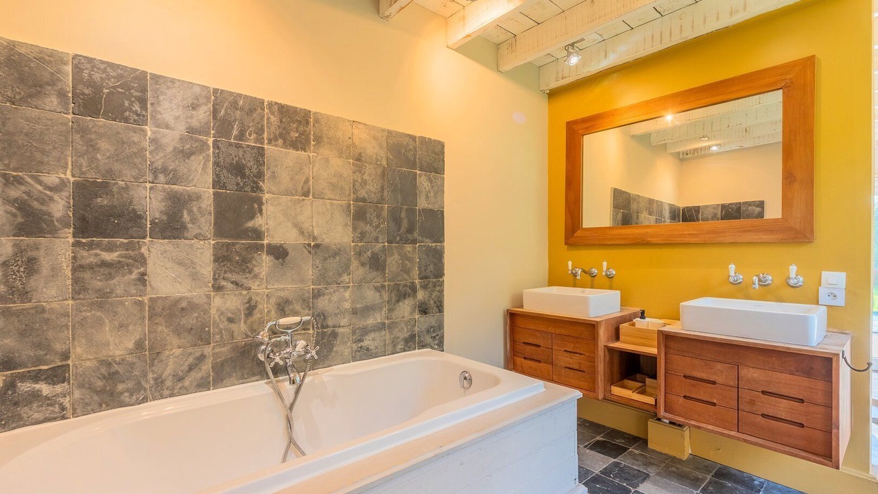 Photo of Bathroom in Sainghin-en-Melantois