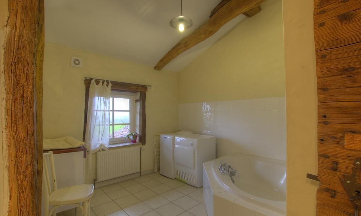 Photo of Bathroom in Saint-Julien-sur-Reyssouze