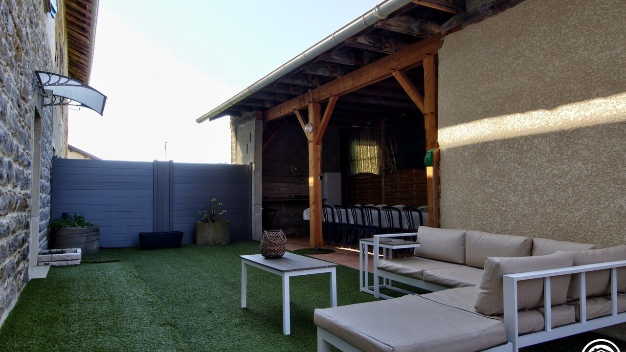 Photo of Patio Balcony in Saint-Julien-sur-Reyssouze