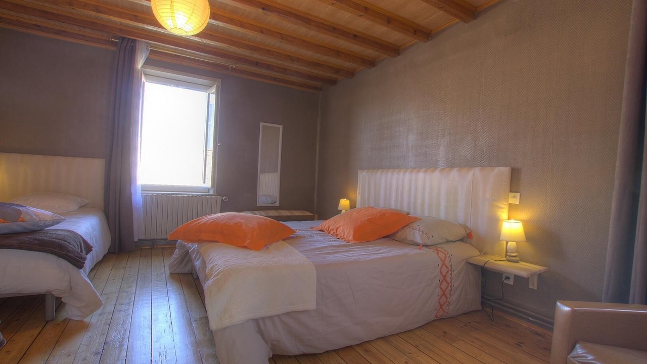 Photo of Bedroom in Saint-Julien-sur-Reyssouze