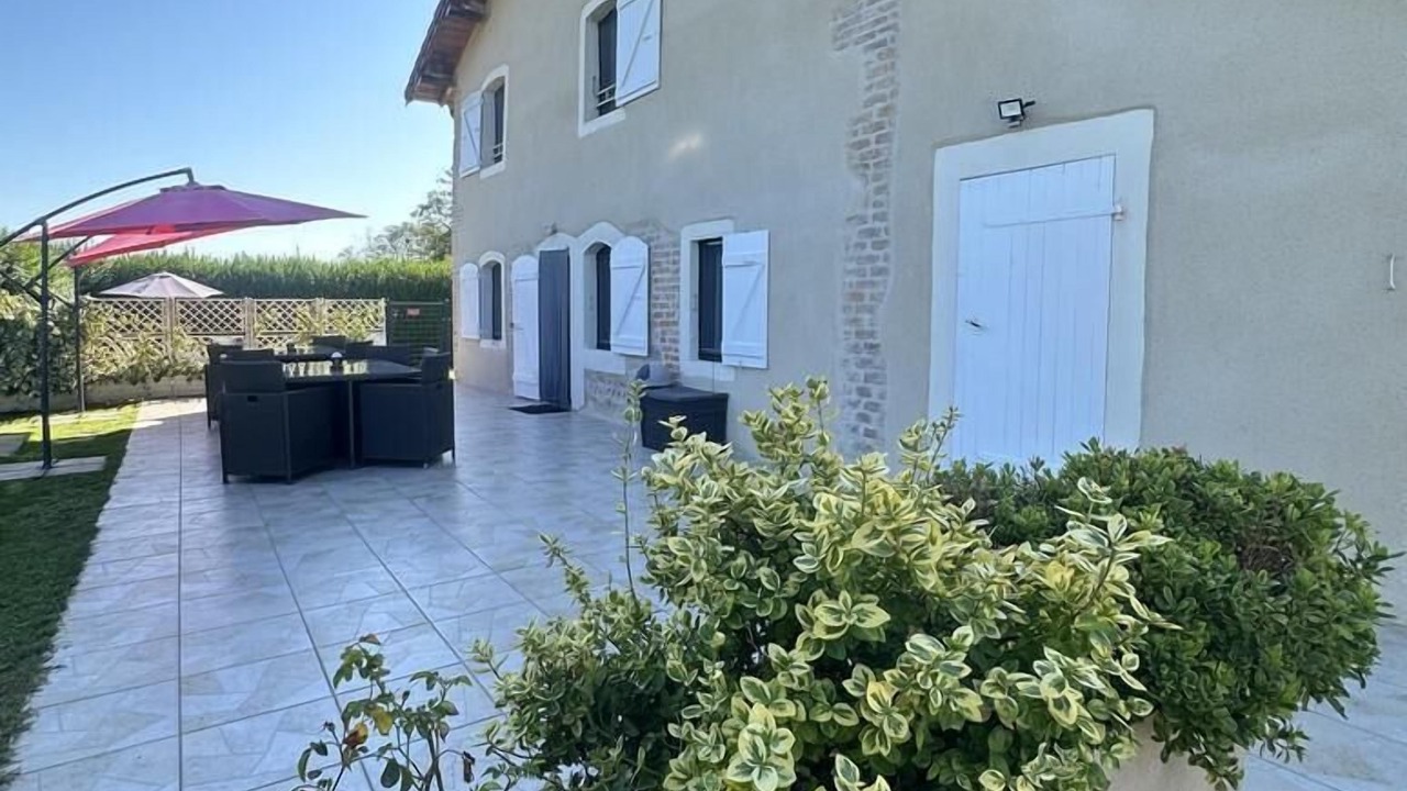 Photo of Patio Balcony in Peronnas