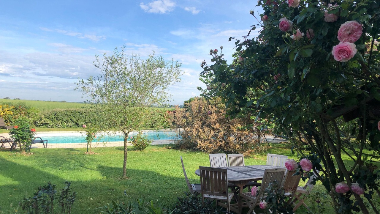 Photo of Outdoor in Solesmes
