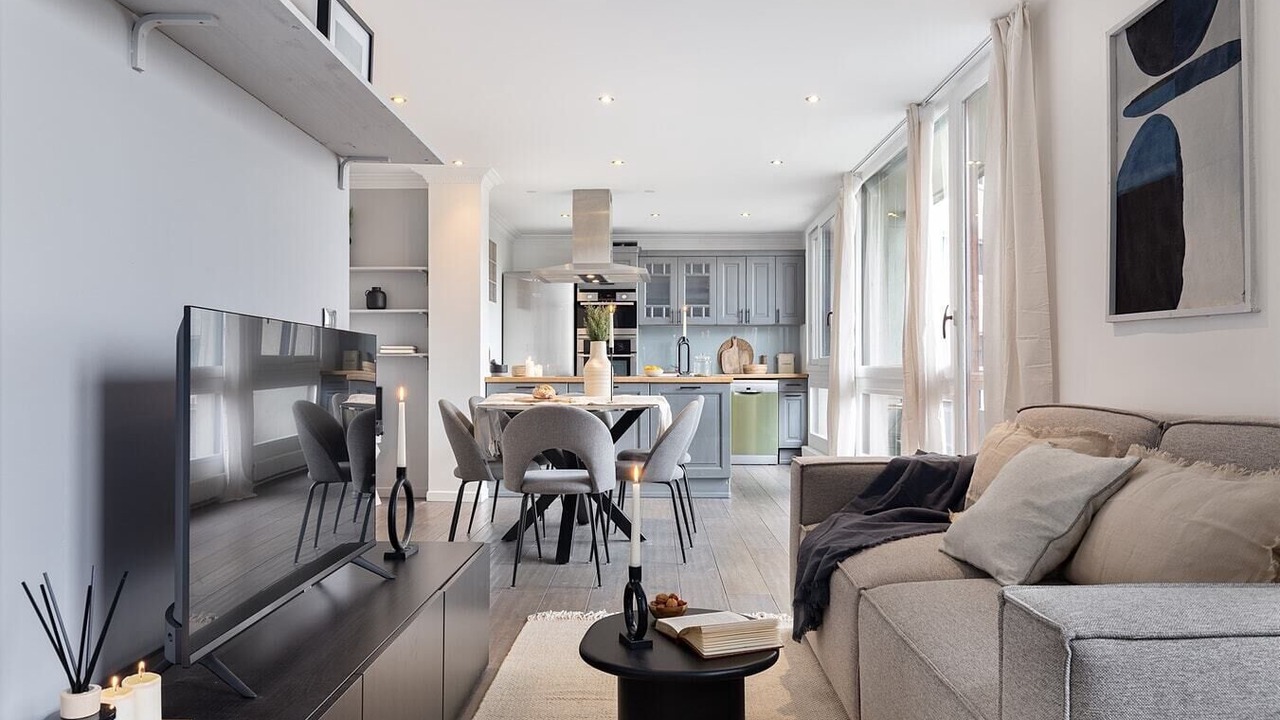 Photo of Livingroom in Republique–Point-du-Jour
