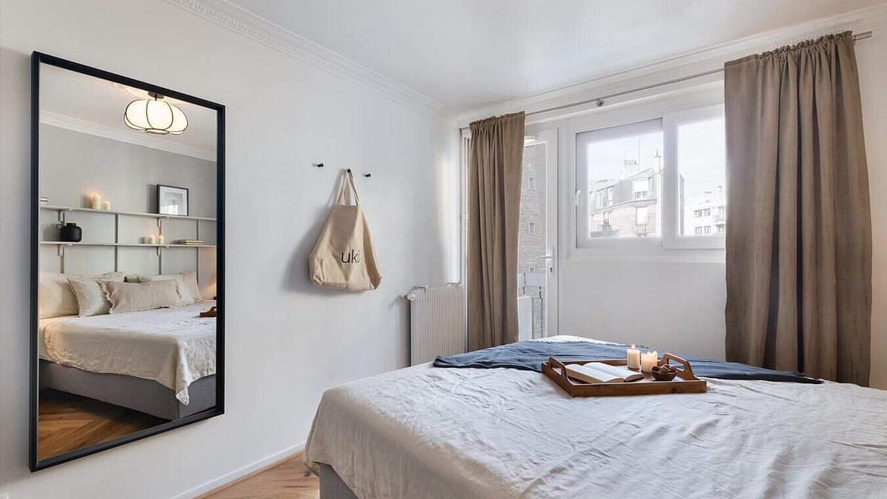 Photo of Bedroom in Republique–Point-du-Jour