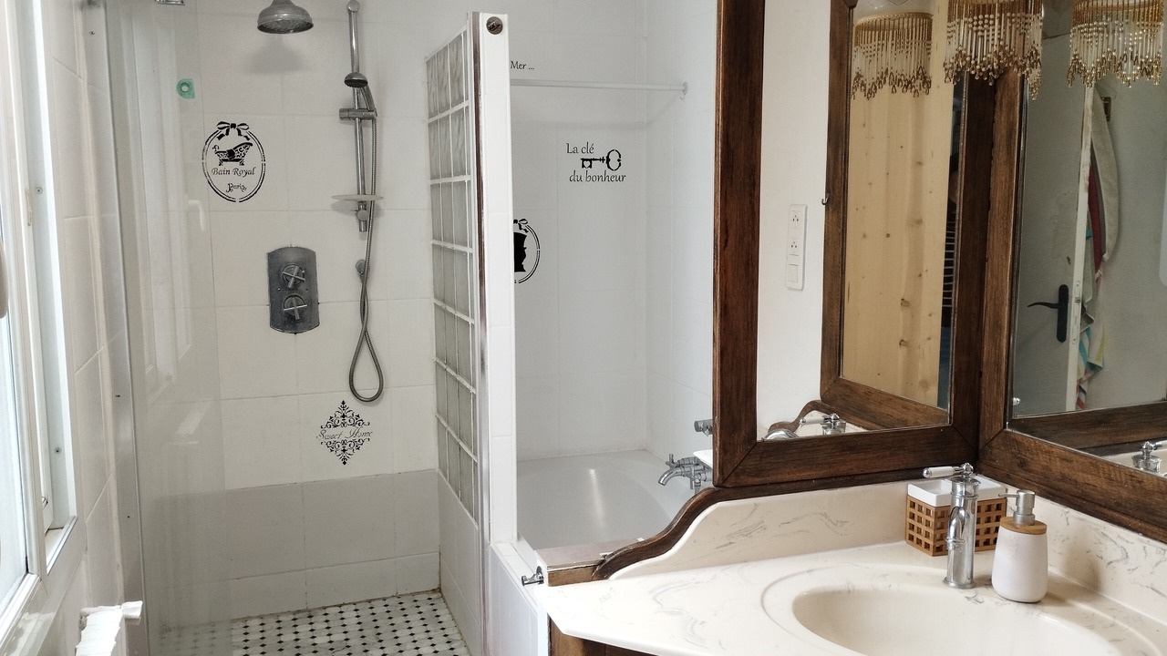 Photo of Bathroom in Centre-Ville